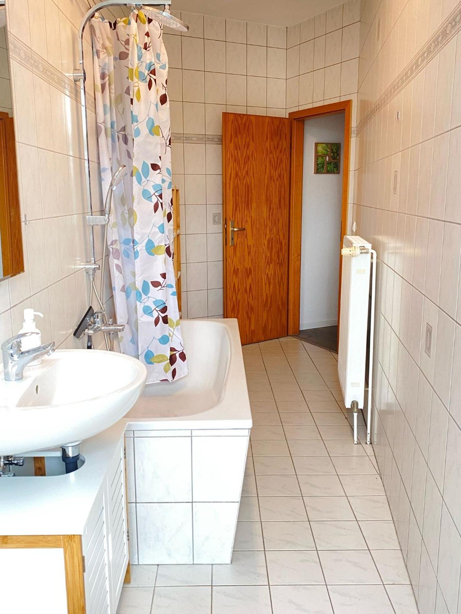 „lucy“ 5 Personen, Zentrale Lage, Parkplatz *
